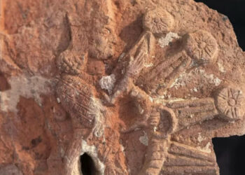 Yaşamın Kaybolan Sırrıdır Kadın