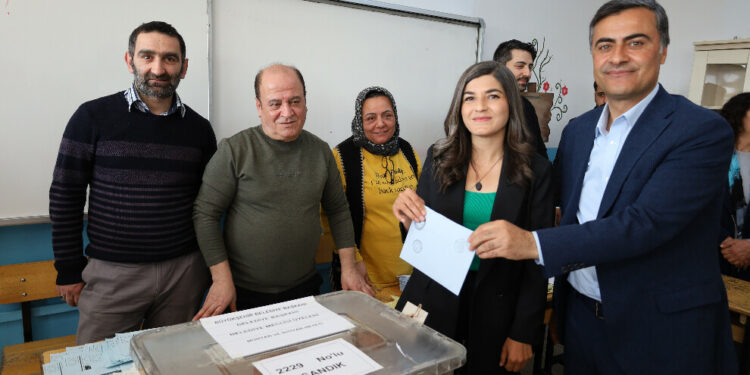 Van İl Seçim Kurulu, mahkemeden Zeydan’ın dosyasını istedi