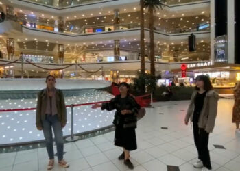 Üniversiteli kadınlar artan intiharlara ve yoksulluğa karşı halkı ses çıkarmaya çağırdı