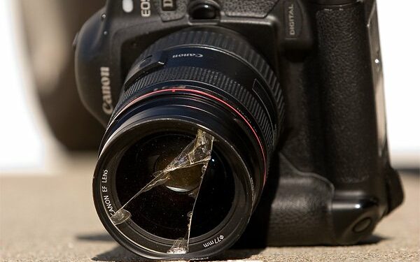 ÖZGÜR BASINA SALDIRI