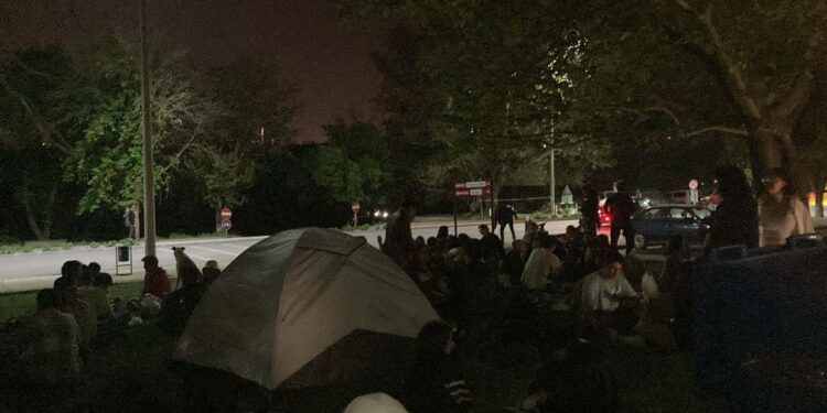 YENİLENDİ- ODTÜ ÖĞRENCİLERİNDEN KESİNTİSİZ EYLEM