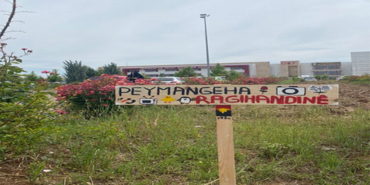 DİCLE ÜNİVERSİTESİN’DE TABELALAR KÜRTÇE YAZILDI