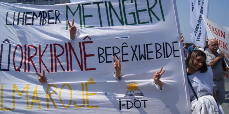 İZMİR DEMOKRATİK ÖĞRENCİ TOPLULUĞUNDAN 1 MAYIS KUTLAMALARI