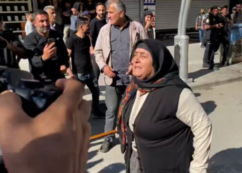 HAKKARİ HALKI KAYYUMA KARŞI AYAKTA