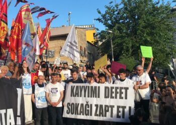 GENÇLİK ÖRGÜTLERİ ÖNCÜLÜĞÜNDE İSTANBUL’DA KAYYUM PROTESTO EDİLDİ