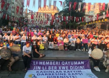 KADINLAR KAYYUM POLİTİKASINA KARŞI SÜREKLİ DİRENECEKLERİNİ BELİRTTİ !