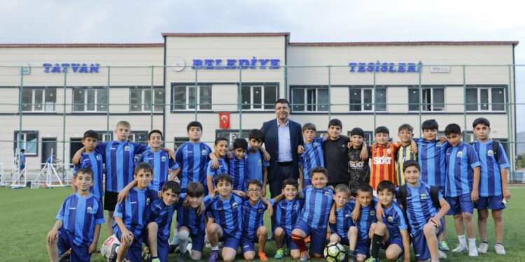 Tatvan Belediyesi Futbol Akademisi Açtı!
