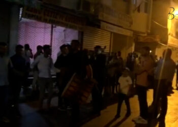 Mardin’de Gençler Halaylarla, Halay Tutuklamalarını Protesto Etti