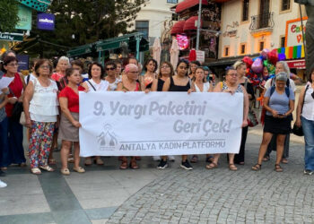 Antalya Kadın Platformu: Kadınlar Yargı Paketinize Sığmaz