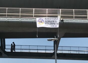 Xeta Jinê Haliç Köprüsüne Pankart Astı !