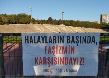 HDK Gençlik Meclisi ODTÜ’de Pankart Astı