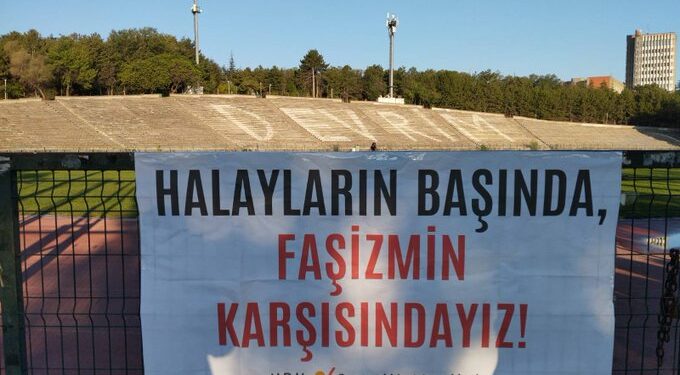 HDK Gençlik Meclisi ODTÜ’de Pankart Astı