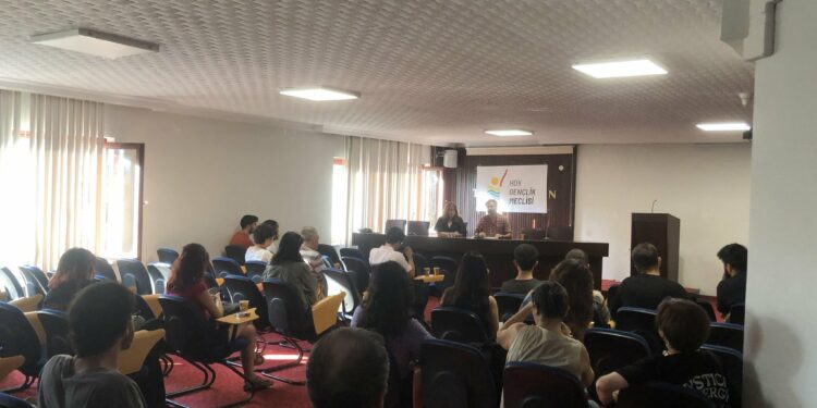 HDK Gençlik Meclisi Panel Gerçekleştirdi !