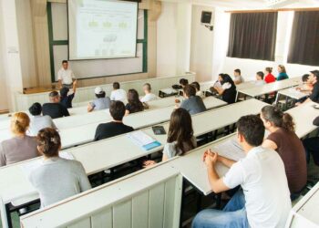 Üniversitelerdeki 1453 Bölümde Profesör Yok