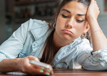 Can Sıkıntısından Sanal Medyada Video Kaydırmak Daha Çok Can Sıkıntısına Neden Oluyor !