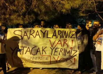 Öğrencilerden KYK’nın Yaptığı Zamma Tepki !