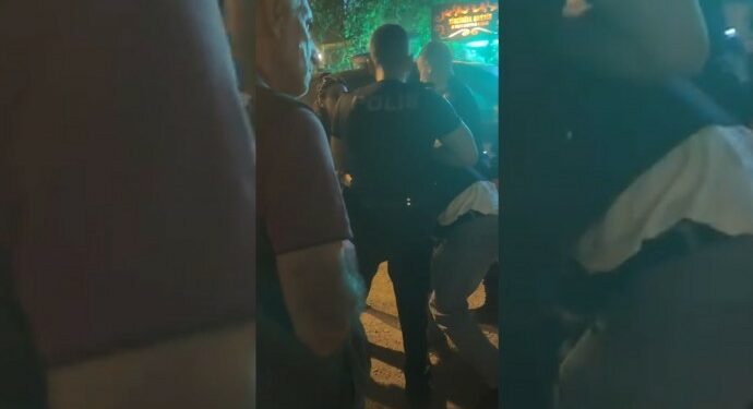 Amed’te Bir Genç Darp Edilerek Gözaltına Alındı !