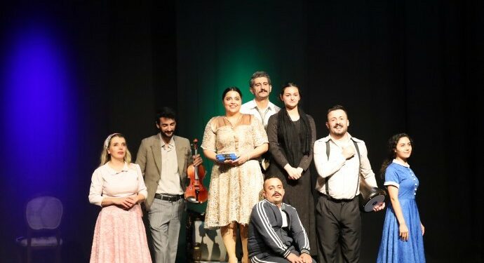 Wan’da Tiyatro Gösterimi