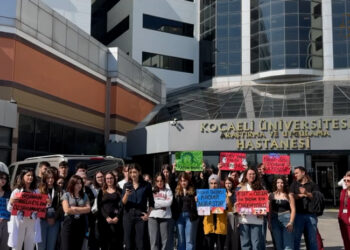 Kocaeli Üniversitesi Öğrencileri Kadın Katliamlarını Protesto Ettiler !