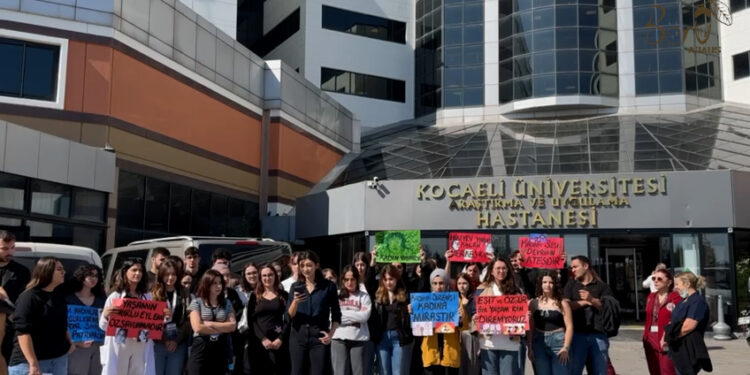 Kocaeli Üniversitesi Öğrencileri Kadın Katliamlarını Protesto Ettiler !