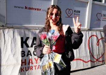 Amedspor Taraftar Grubu Barikat’tan kadınlarla Dayanışma