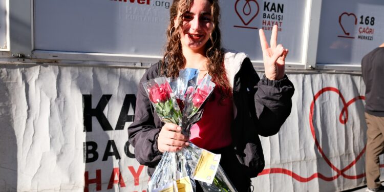 Amedspor Taraftar Grubu Barikat’tan kadınlarla Dayanışma