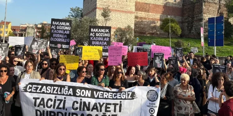 Katledilen Kadınlar İçin Eylem Düzenlendi
