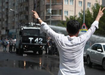 Tüm Kürdistan Gençliğini Direnişe Çağırıyoruz