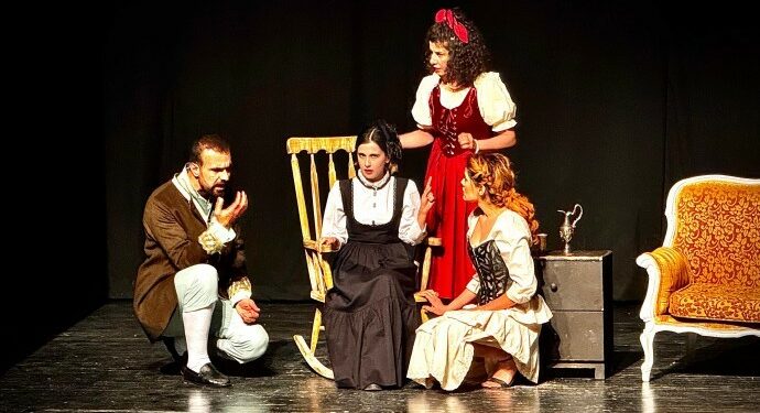 “Nûpelda Tiyatro ‘Çikûs’ Oyununu Sahneledi”