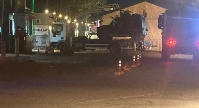 Êlıh’te Gençler Zırhlı Aracı Etkisizleştirdi