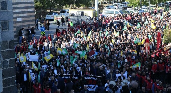 Direniş Her Yere Yayıldı