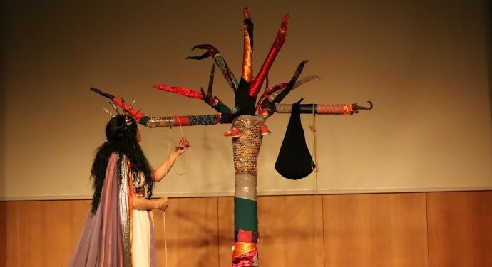 Kürtçe Tiyatro Oyunu ‘Mêdêa’ İzleyiciyle Buluştu