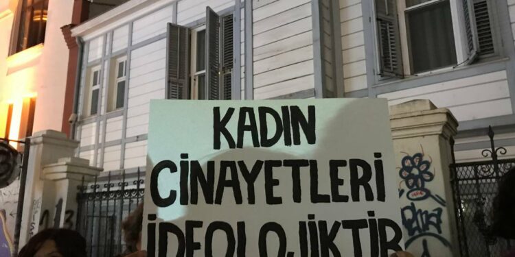 Geçen Ay 48 Kadın Katledildi