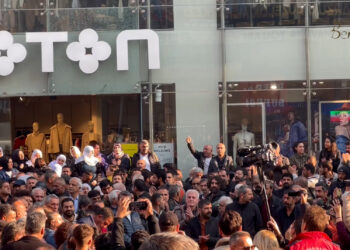 Amed Halkı Kayyumlara Karşı Sokaklara Çıktı !
