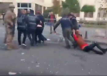 Kayyum Protestosunda Gözaltına Alınanlar Yerlerde Sürüklendi !