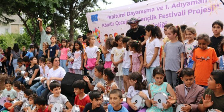 Komir’de Çocuk Ve Gençlik Festivali