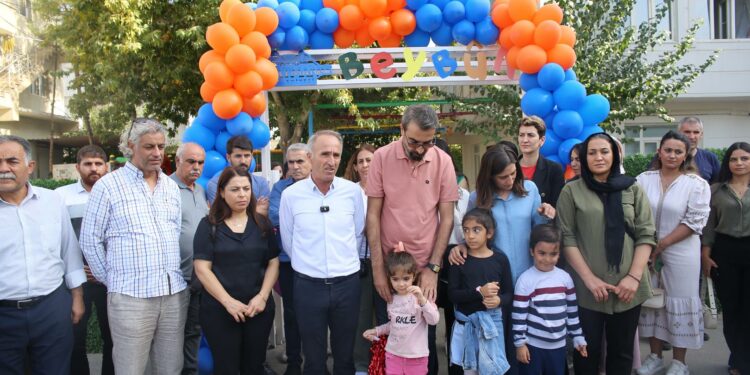 Kayyıma Tepki Gösteren Eğitmenler İstifa Etti