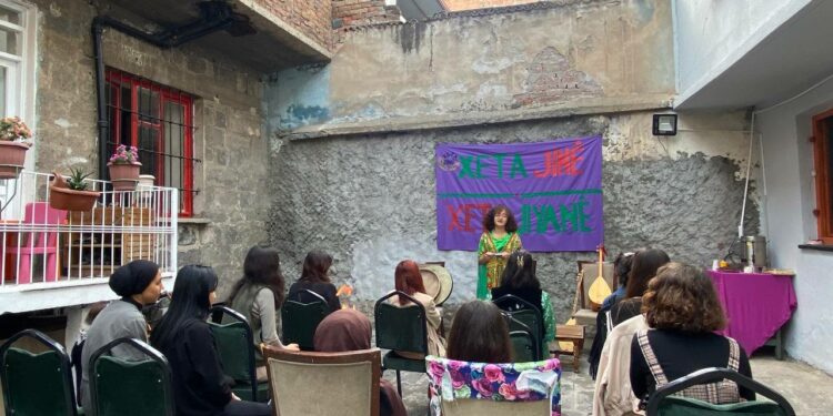 Amed’te ”Xeta Jinê”nin Kuruluş Yıldönümü Etkinliği