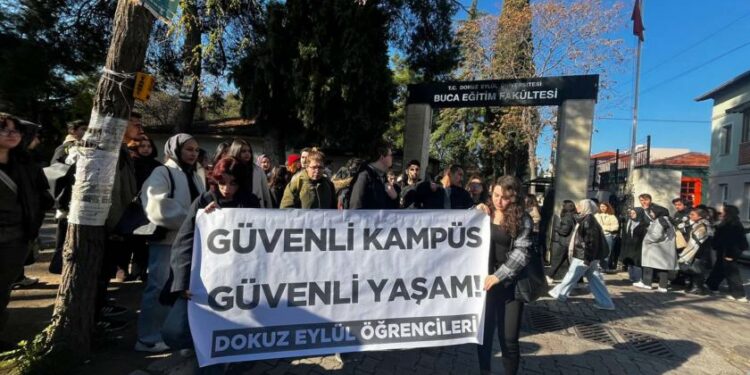 “Dokuz Eylül’de Taciz Protestosu”