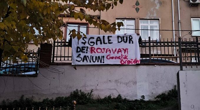 Gençlik Örgütlerinden Rojava İçin Pankartlı Eylemler