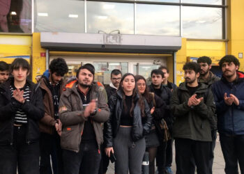 Gençlerden Tutsaklarla Dayanışma