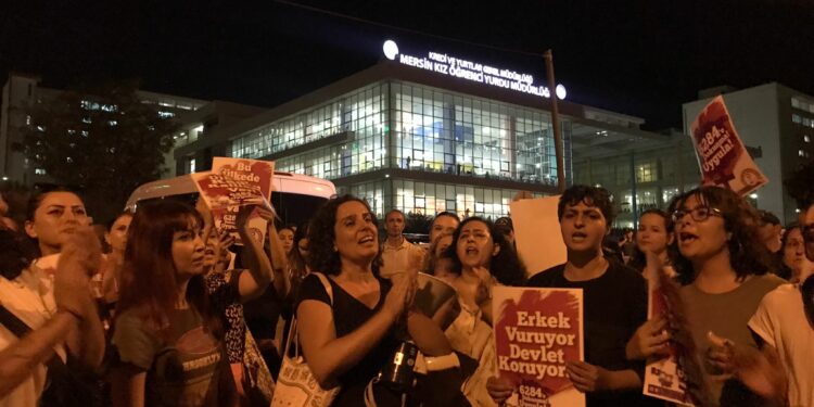 “KYK Yurdunda Taciz Tepkisine Yurttan Atılma Cezası”