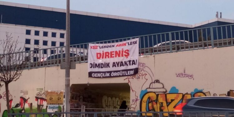 Gençlik Örgütlerinden Rojava İçin Pankartlı Eylemler