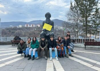 Açlık Grevindeki Öğrenciye Destek