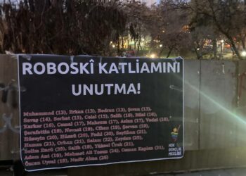 Ankara’da Gençler Roboski İçin Pankart Astı