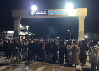 Dîlok’ta Öğrencilerden Ulaşım Protestosu