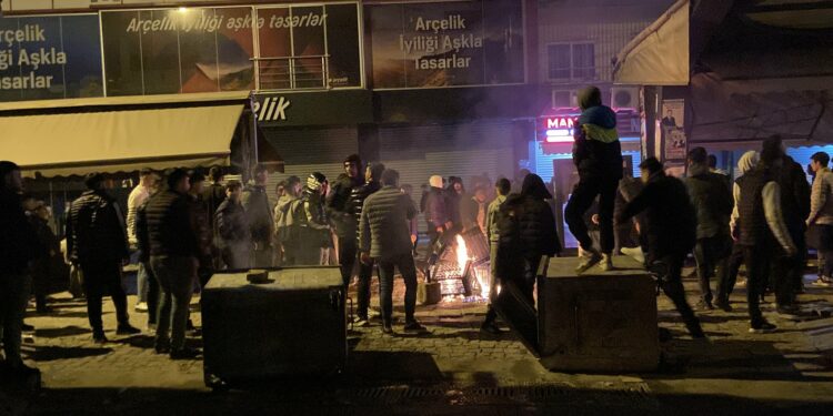 Kayyım Protestosuna Katılan Gençler Tutuklandı