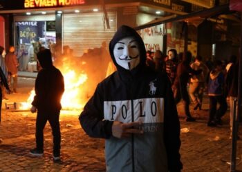 Akdeniz’de Gençler Alanları Bırakmıyor