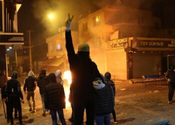 Akdeniz’de Gençlerin Direnişi Sürüyor