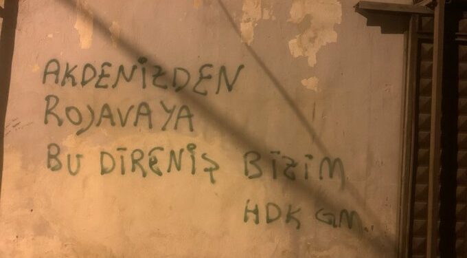 Gençler Rojava için Yazılama Çalışması Yaptı